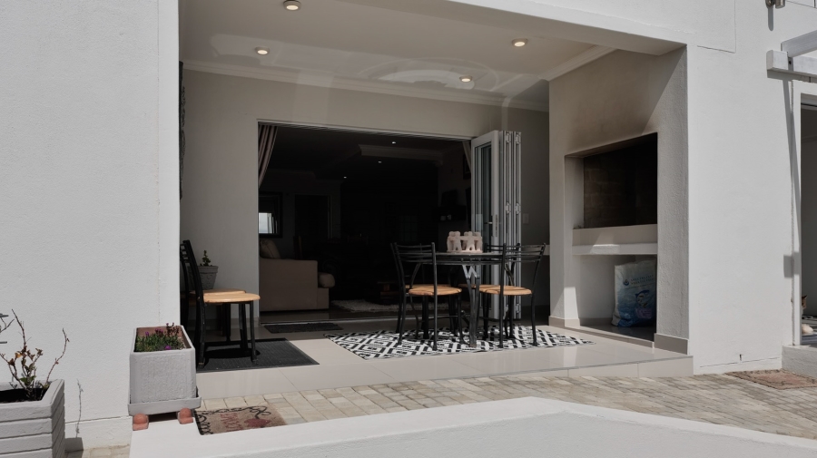 4 Bedroom Property for Sale in Agulhas Western Cape